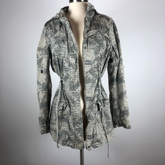 Levi's Jackets & Blazers - Levi’s Military Camo Utility Jacket